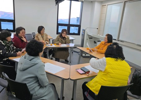 CEE~영어동아리로 뭉치다 ~  수다 가득! 즐거움 가득!